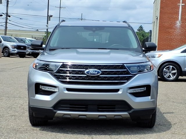 Certified 2024 Ford Explorer XLT w/ Equipment Group 202A AWD/4WD image 15