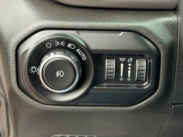 Used 2018 Jeep Wrangler Unlimited Sport S AWD/4WD image 22