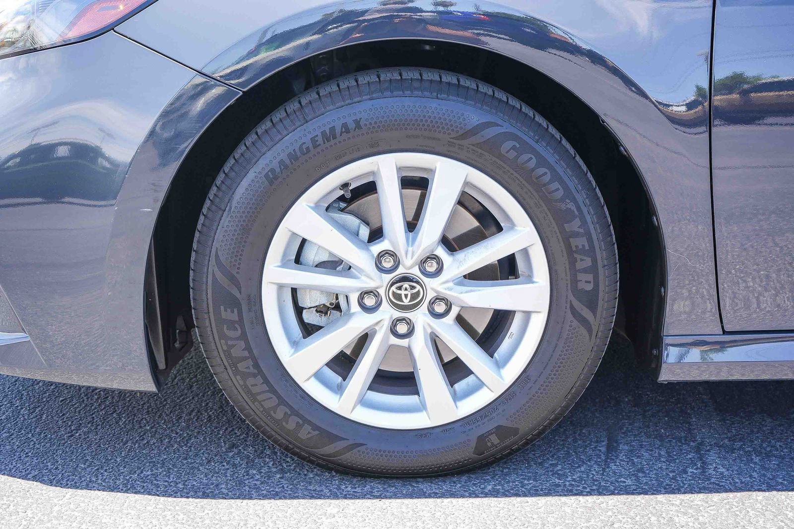 Used 2025 Toyota Camry LE FWD image 12