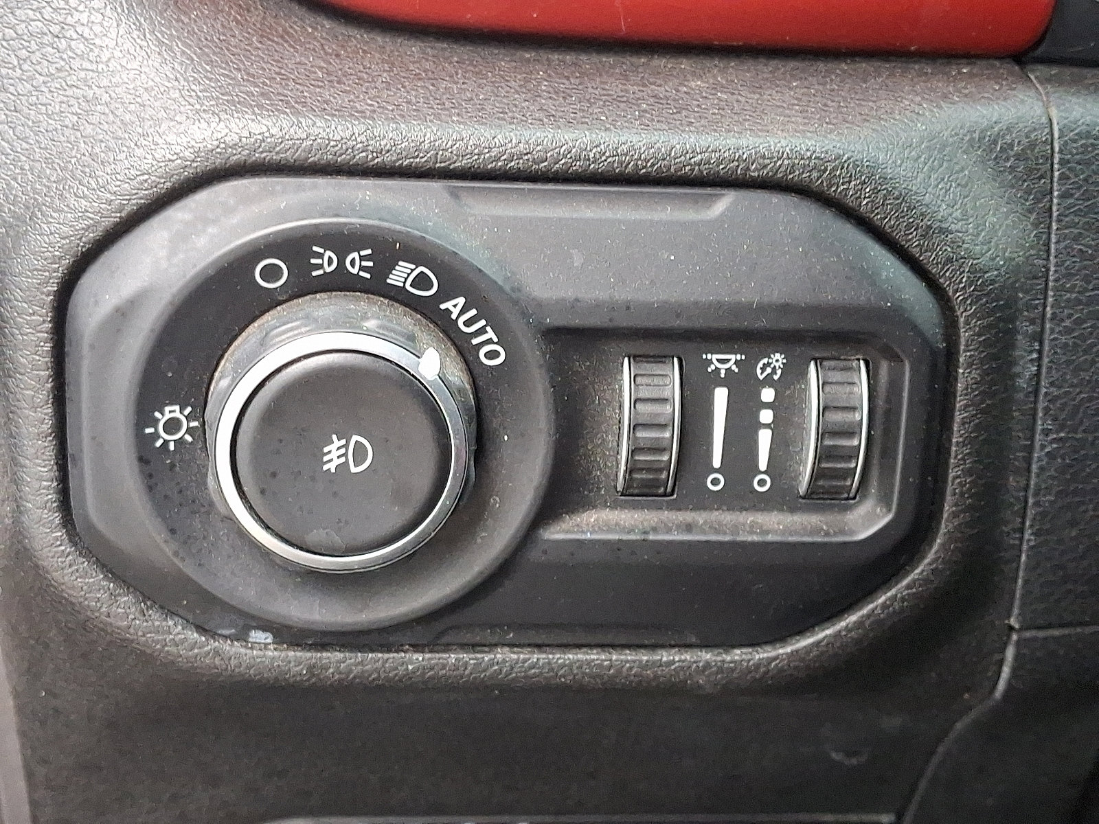 Used 2018 Jeep Wrangler Unlimited Rubicon w/ Dual Top Group image 26