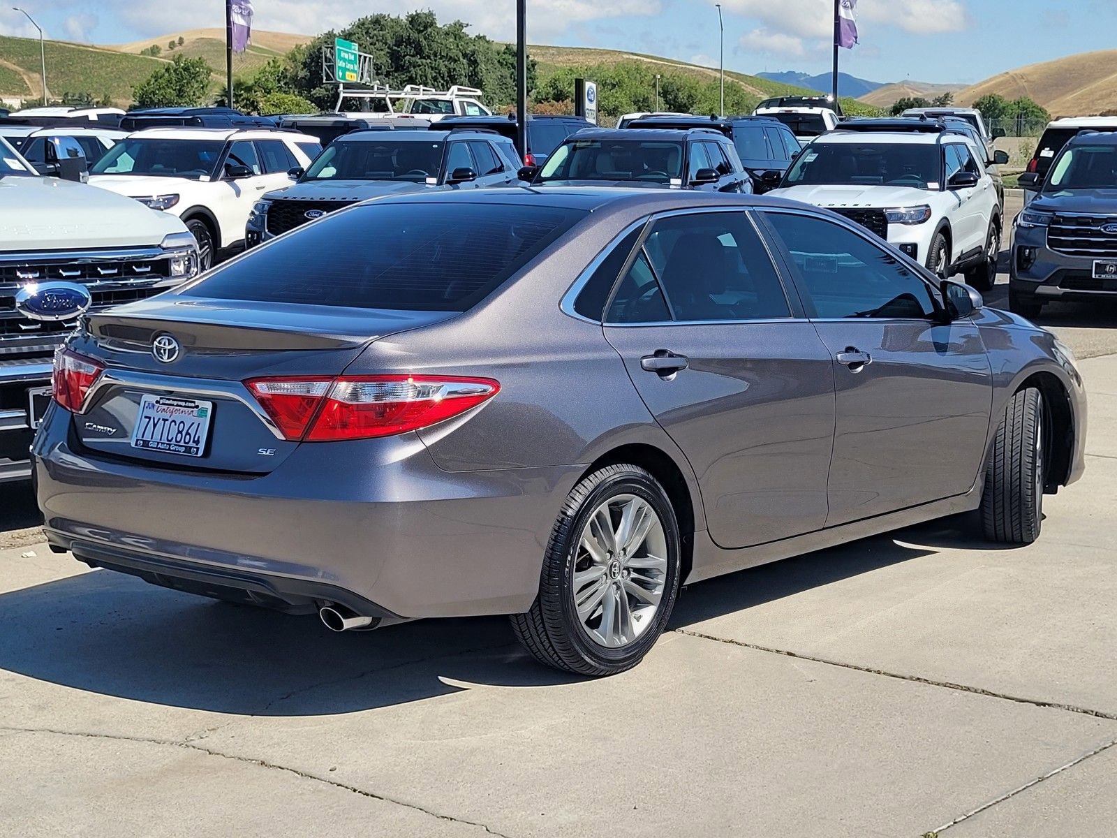 Used 2017 Toyota Camry SE FWD image 4