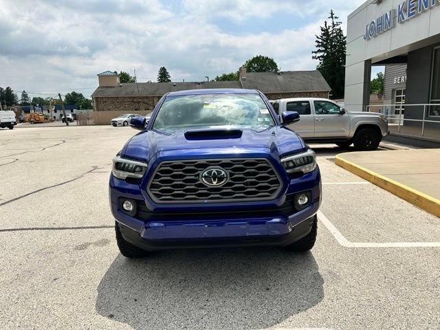 Used 2022 Toyota Tacoma TRD Sport AWD/4WD image 3