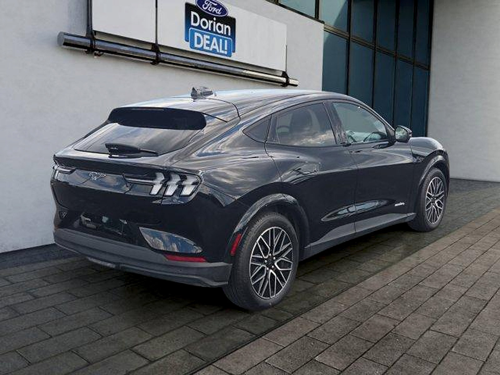 Certified 2025 Ford Mustang Mach-E Premium AWD/4WD image 3