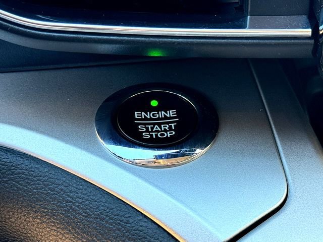 Certified 2021 Ford Explorer XLT w/ Equipment Group 202A image 17