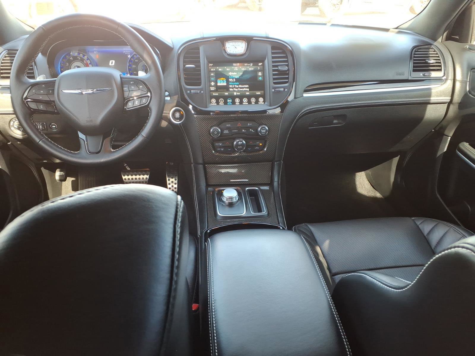 Used 2023 Chrysler 300 C image 17