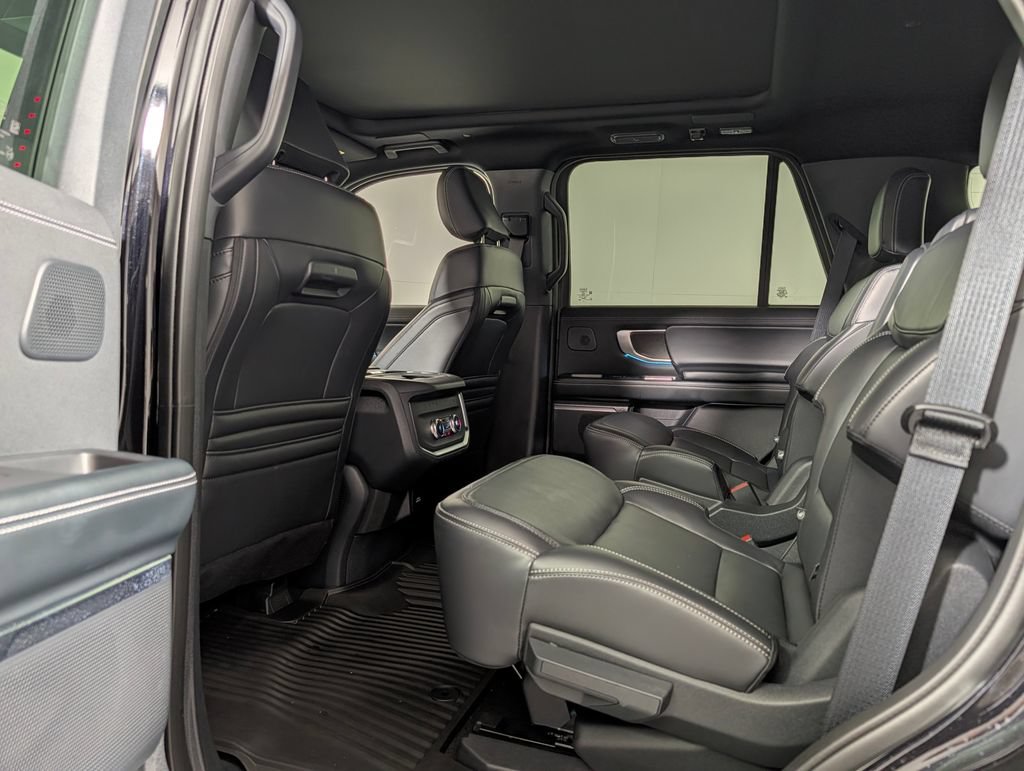 Certified 2025 Ford Expedition Platinum w/ Stealth Performance Package AWD/4WD image 12