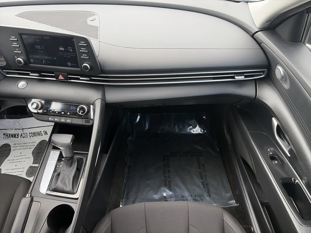 Used 2023 Hyundai Elantra SEL FWD image 18