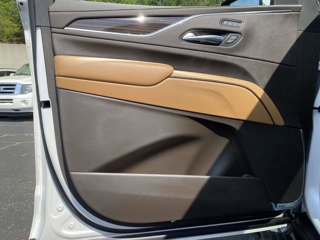 Used 2022 Cadillac Escalade ESV Premium Luxury w/ Performance Package image 19