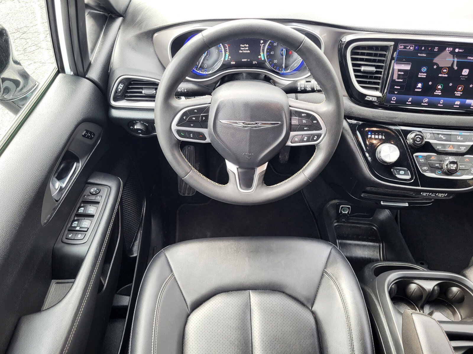 Used 2025 Chrysler Pacifica Select image 14