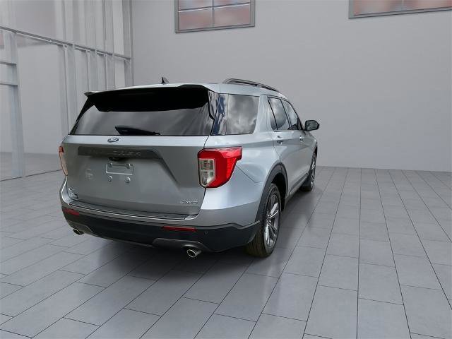 Certified 2022 Ford Explorer XLT w/ Equipment Group 202A image 2