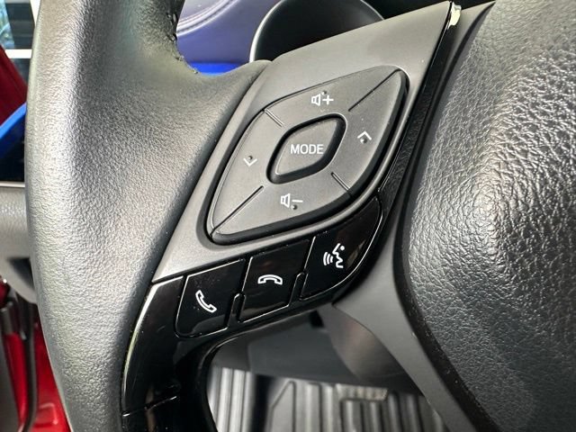 Used 2020 Toyota C-HR XLE FWD image 21