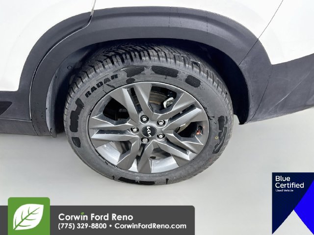 Used 2023 Kia Seltos S w/ Navigation Package FWD image 32