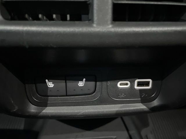 Used 2019 Cadillac XT4 Luxury w/ Cold Weather Package image 18