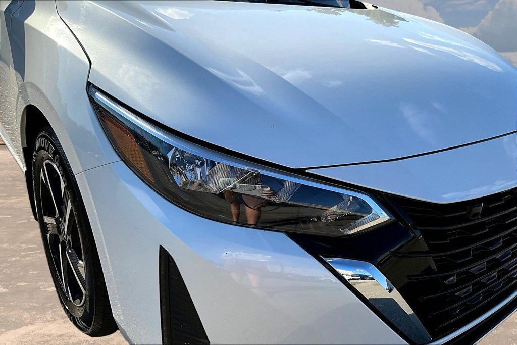 Used 2025 Nissan Sentra SV FWD image 34