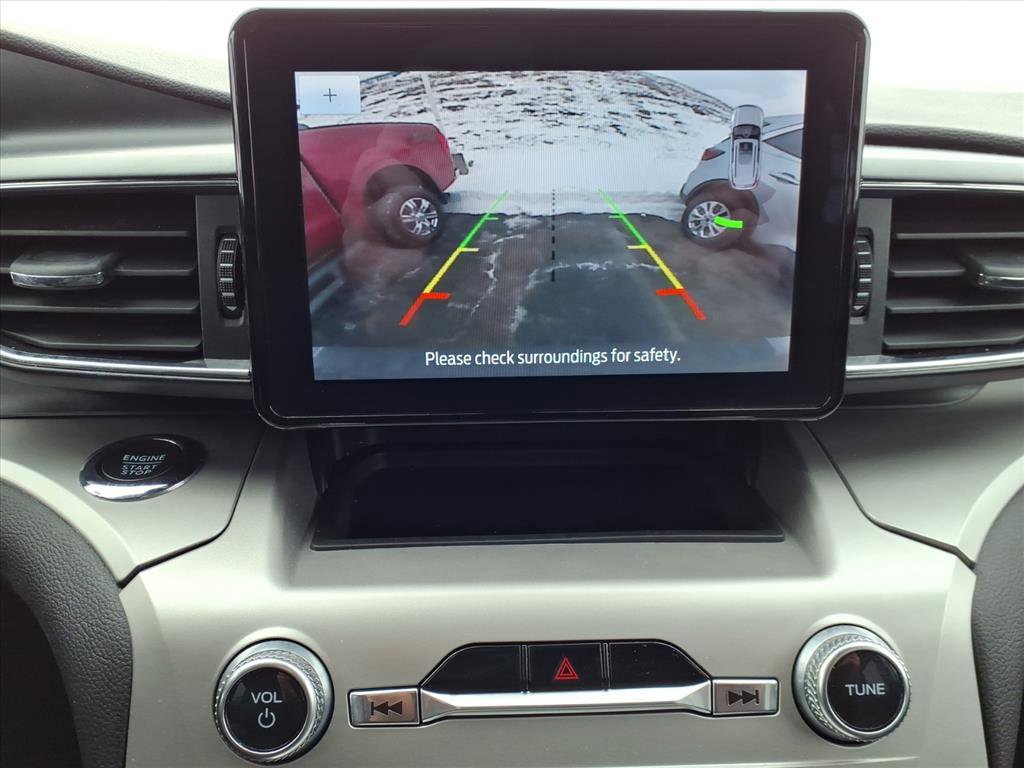 Certified 2022 Ford Explorer XLT w/ Equipment Group 202A image 16