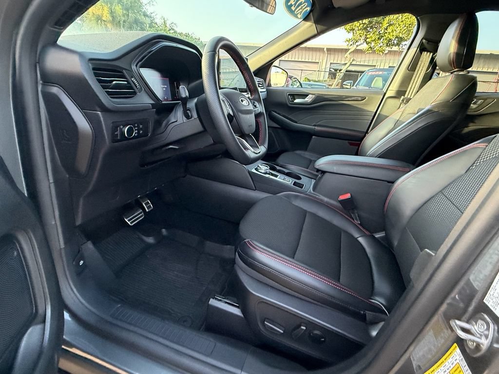 Certified 2024 Ford Escape ST-Line w/ Tech Pack #1 FWD image 10