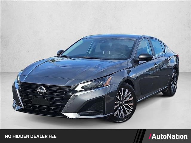 Used 2025 Nissan Altima 2.5 SV
