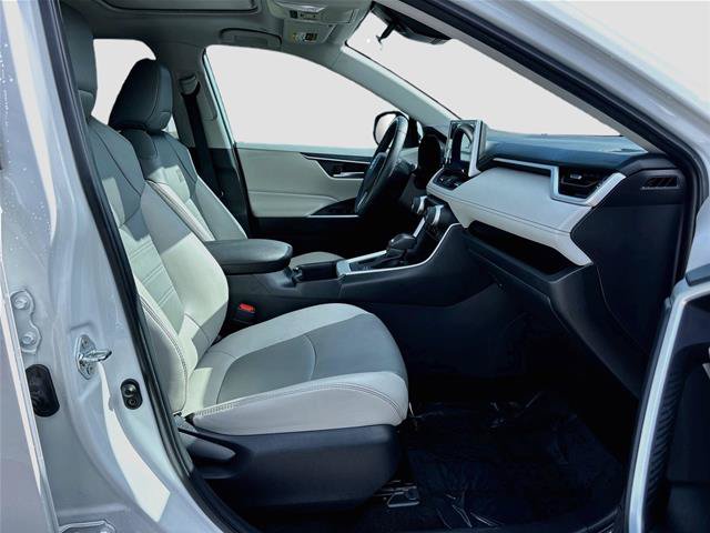 Used 2025 Toyota RAV4 XLE Premium w/ Weather Package FWD image 30