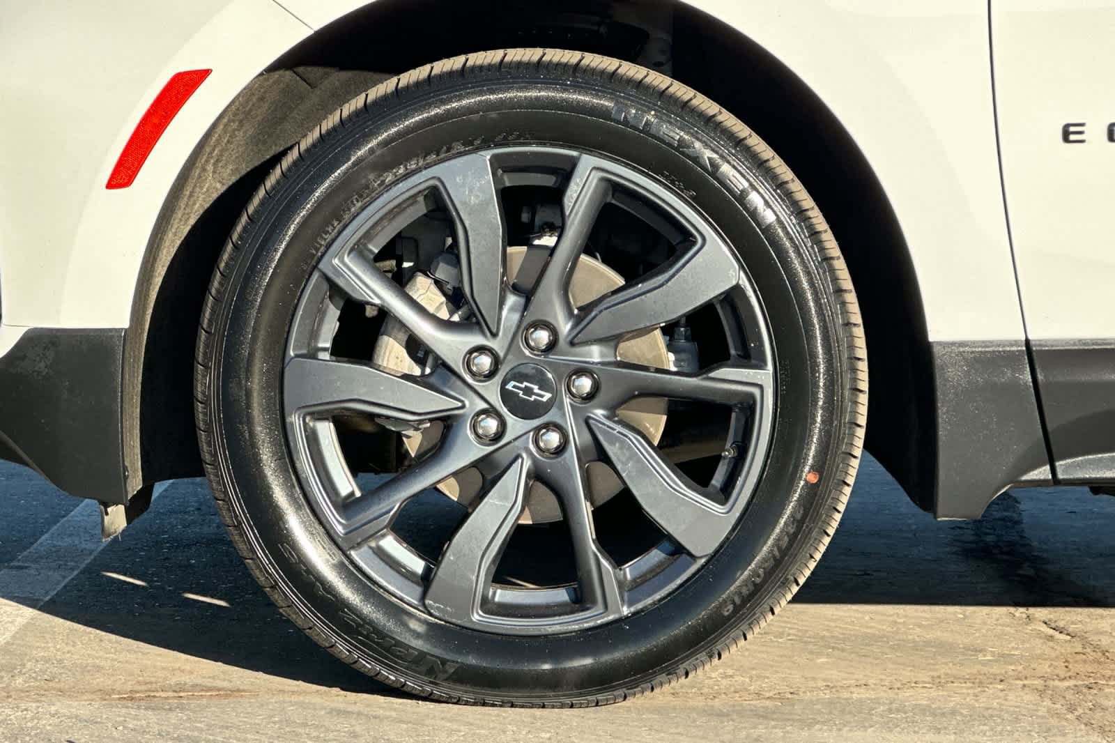 Used 2024 Chevrolet Equinox RS FWD image 27