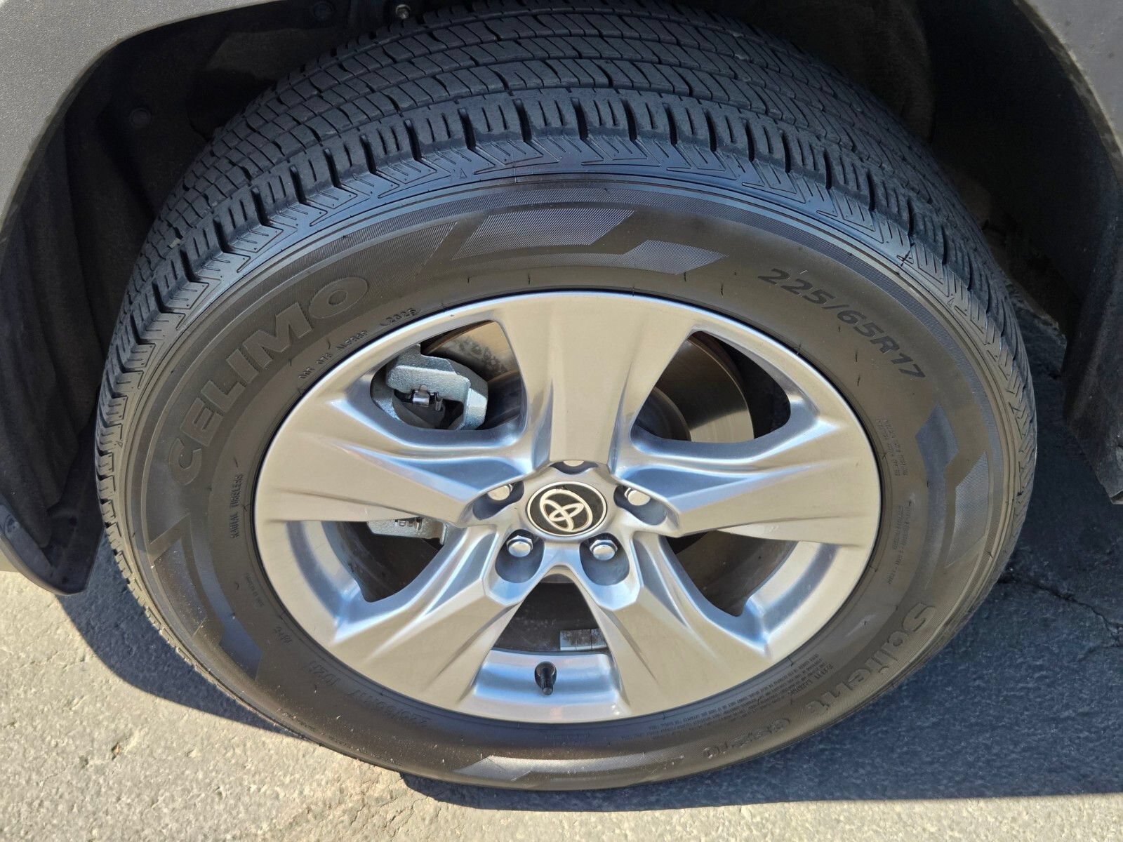 Used 2025 Toyota RAV4 XLE FWD image 9