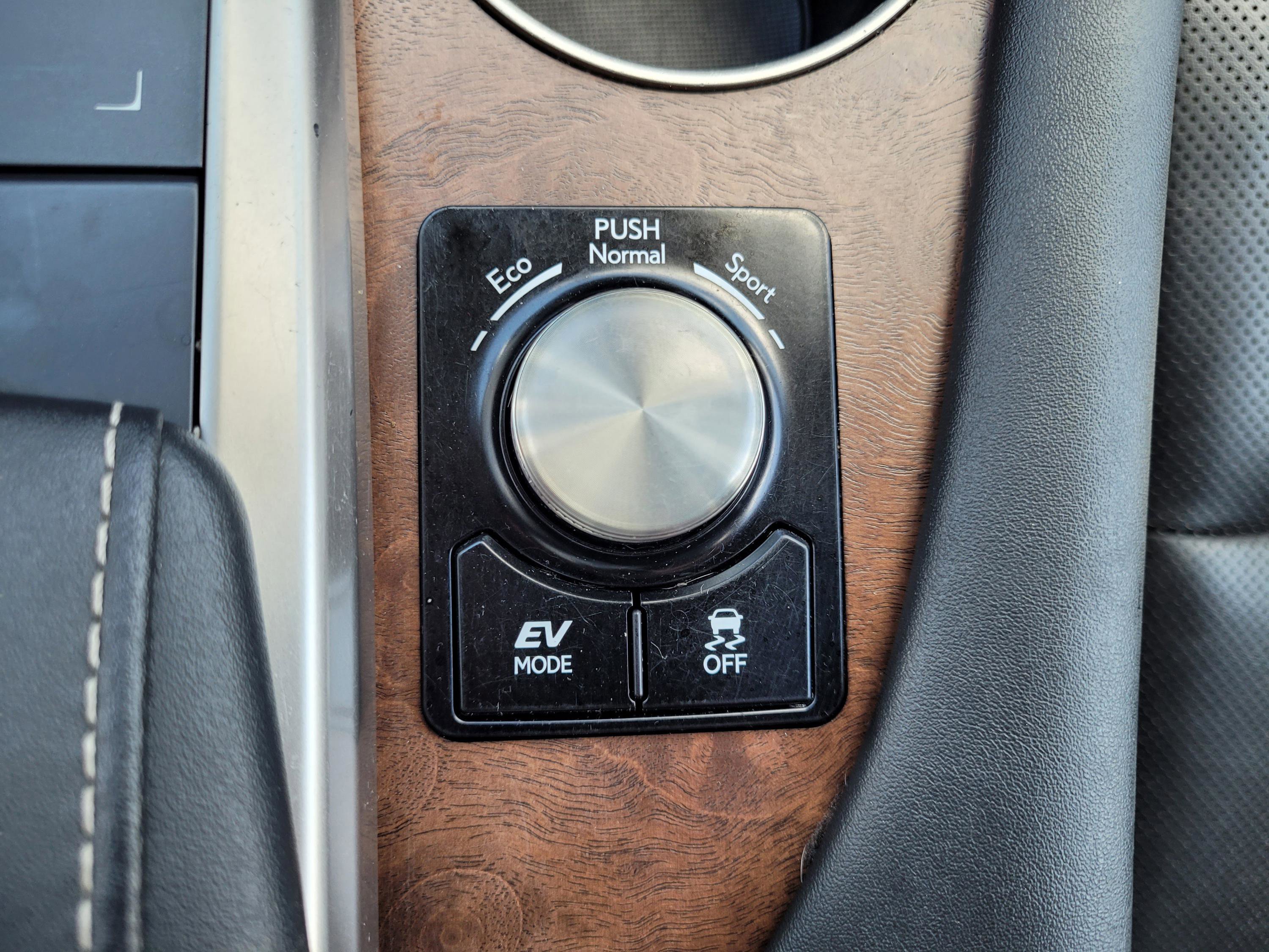 Used 2022 Lexus RX 450hL AWD w/ Premium Package image 24