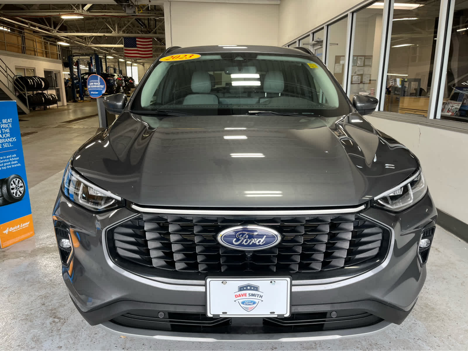 Certified 2023 Ford Escape Platinum AWD/4WD image 2