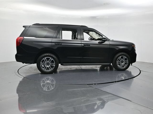 Certified 2025 Ford Expedition Active AWD/4WD image 2