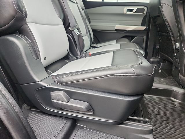 Certified 2023 Ford Explorer XLT w/ Equipment Group 202A AWD/4WD image 32