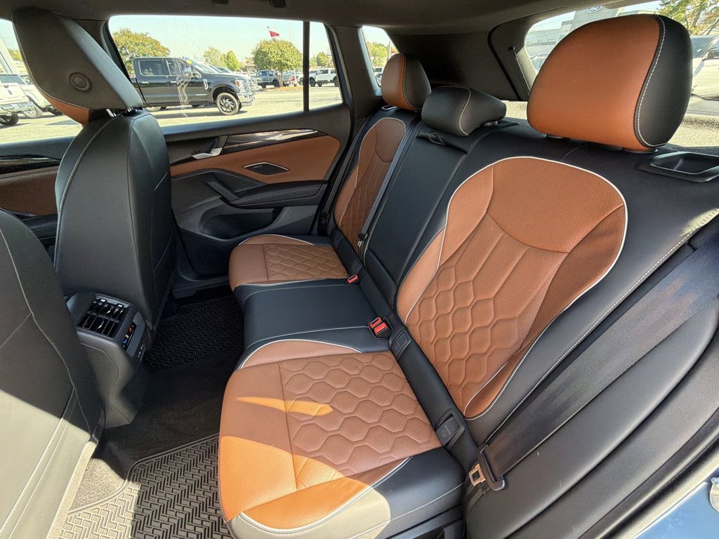 Used 2025 Volkswagen Tiguan SEL R-Line AWD/4WD image 26