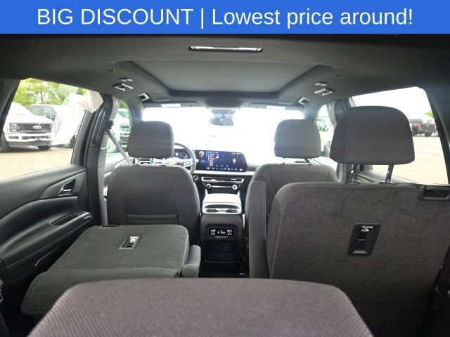 Used 2024 Chevrolet Traverse LT w/ LPO, Floor Liner Package FWD image 13