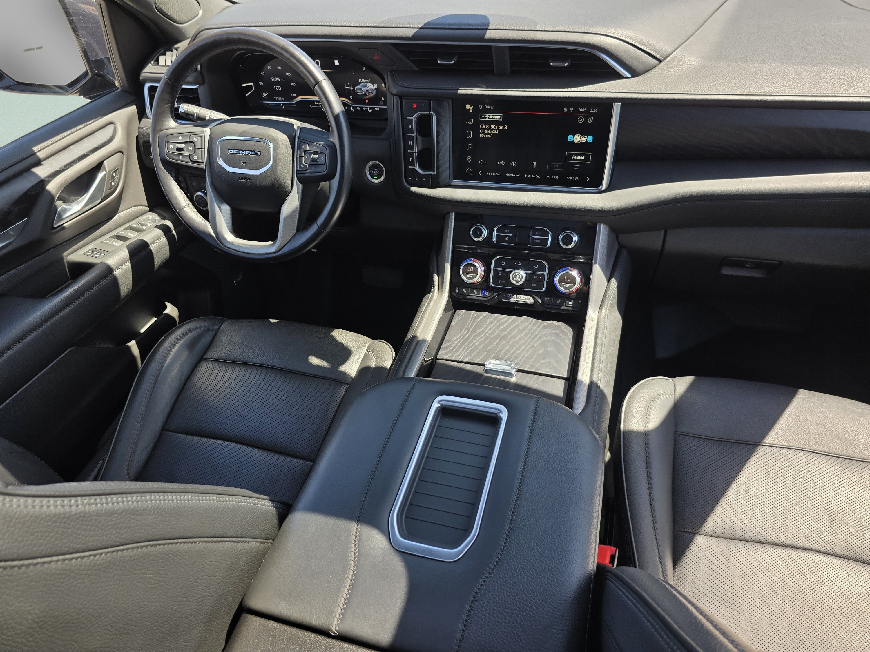 Used 2022 GMC Yukon Denali w/ Denali Premium Package AWD/4WD image 30
