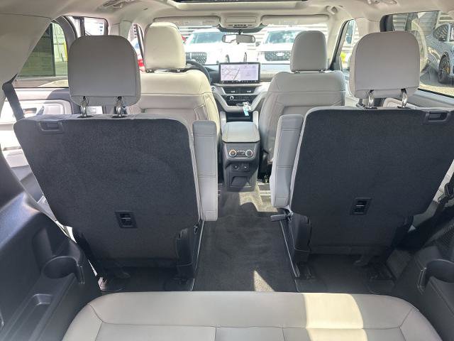 Certified 2025 Ford Explorer Active w/ Active Comfort Package AWD/4WD image 29