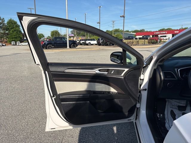 Certified 2019 Ford Fusion SE w/ Equipment Group 151A FWD image 10