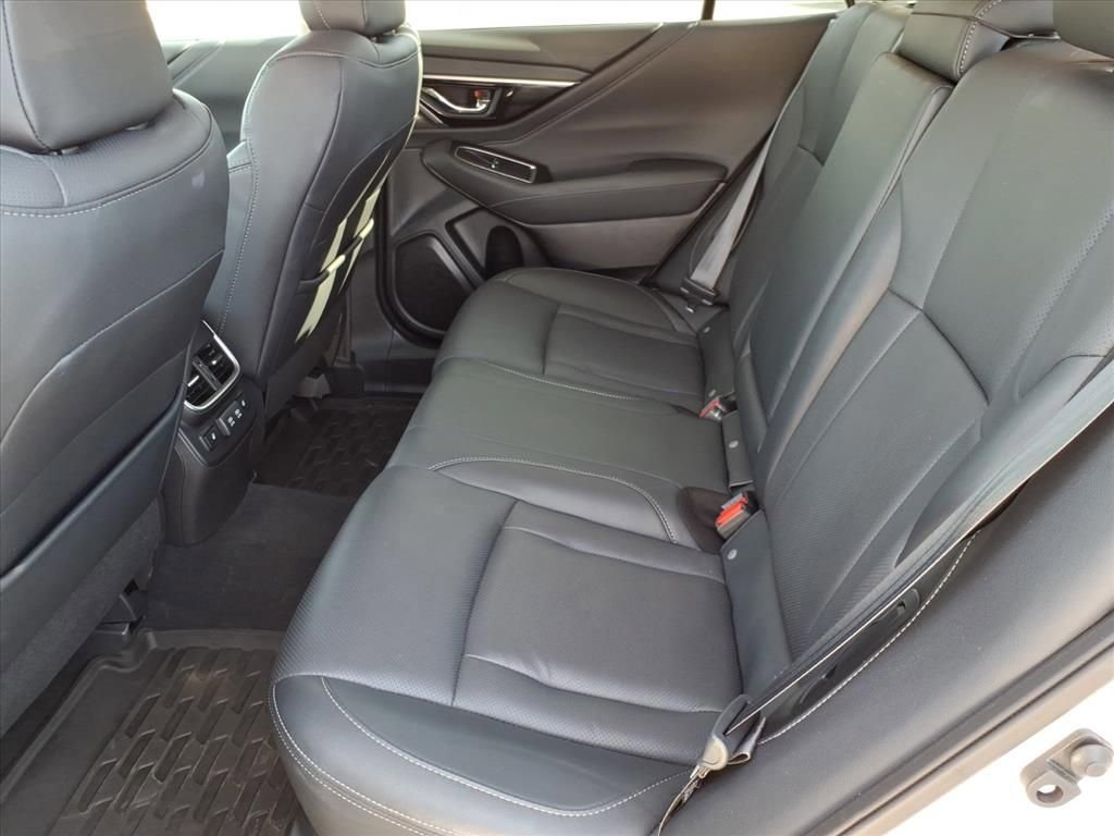 Used 2022 Subaru Outback Limited image 12