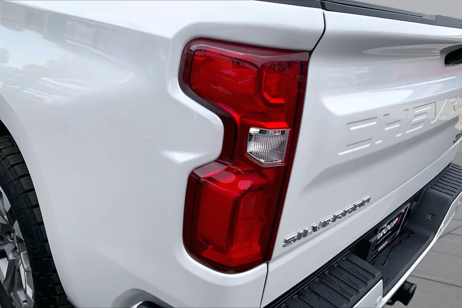 Used 2024 Chevrolet Silverado 1500 High Country w/ Z71 Off-Road Package AWD/4WD image 29