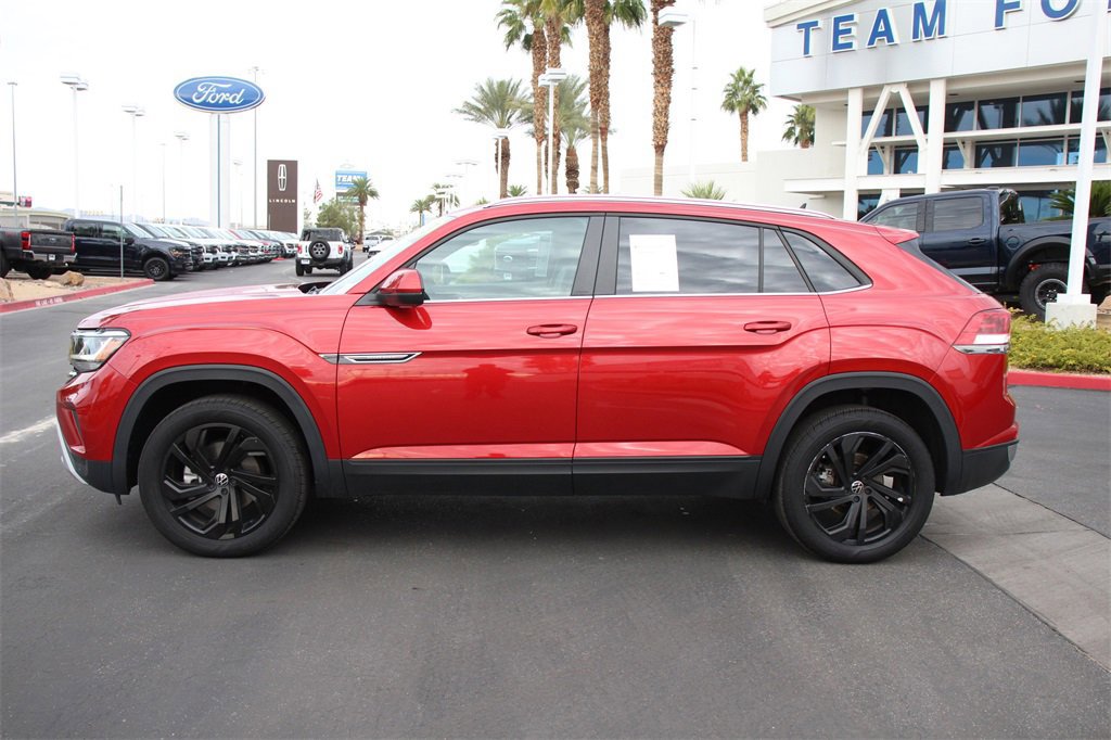 Used 2023 Volkswagen Atlas Cross Sport SE w/ Black Wheel Package image 4