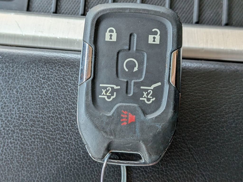 Used 2020 GMC Yukon XL Denali w/ Open Road Package image 36