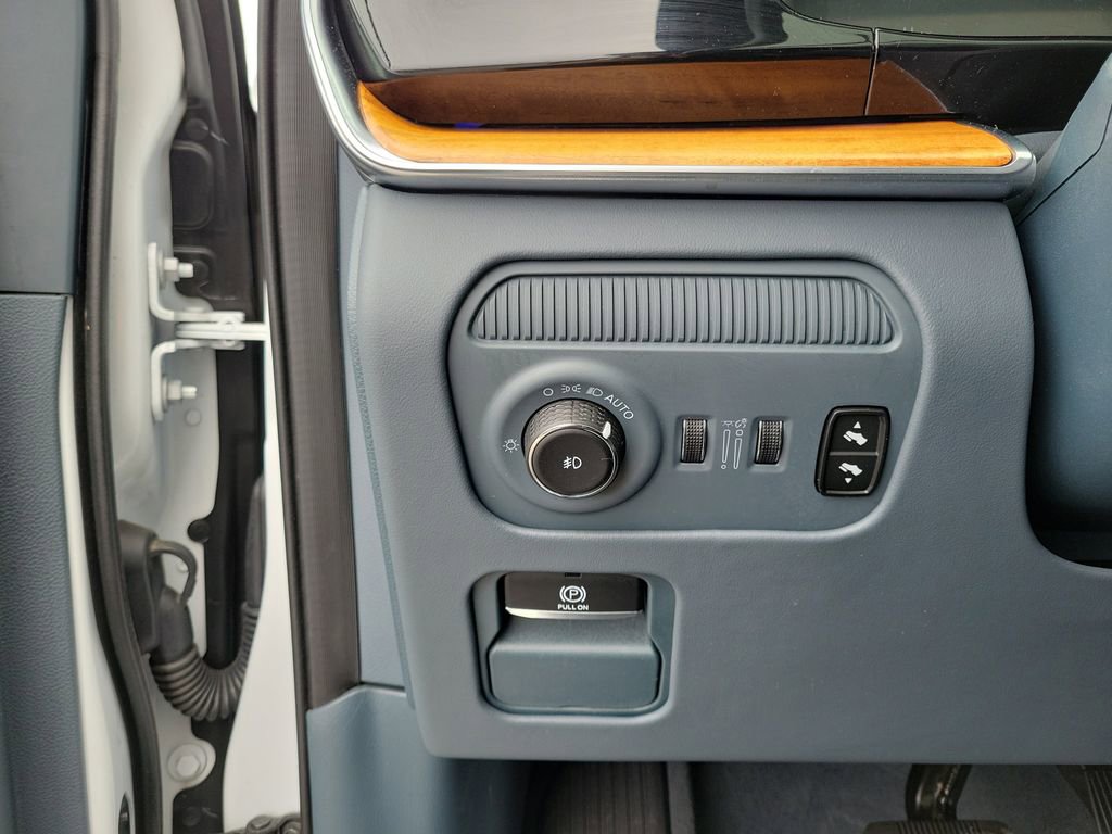 Used 2023 Jeep Grand Wagoneer Series III image 22