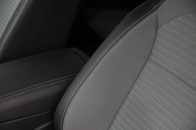 Certified 2019 Ford Escape SE FWD image 19