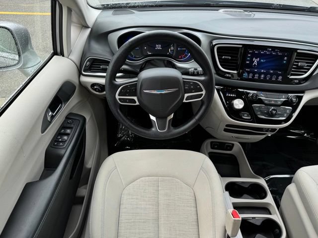 Used 2019 Chrysler Pacifica Touring Plus FWD image 14
