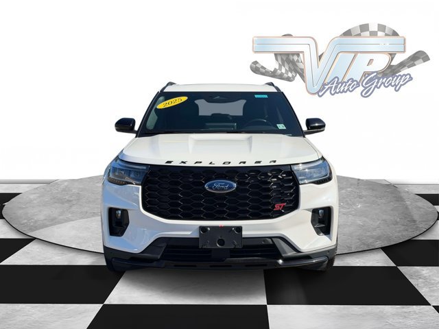 Certified 2025 Ford Explorer ST AWD/4WD image 9