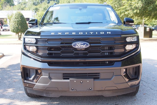 Certified 2025 Ford Expedition Active AWD/4WD image 2