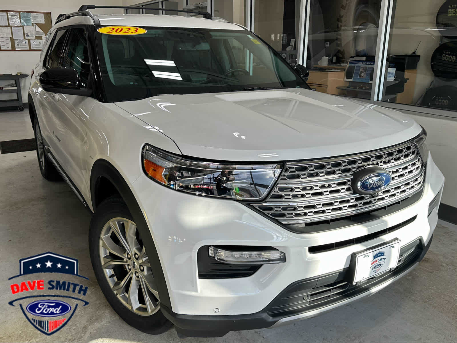 Certified 2023 Ford Explorer Limited w/ Limited Technology Package image 1