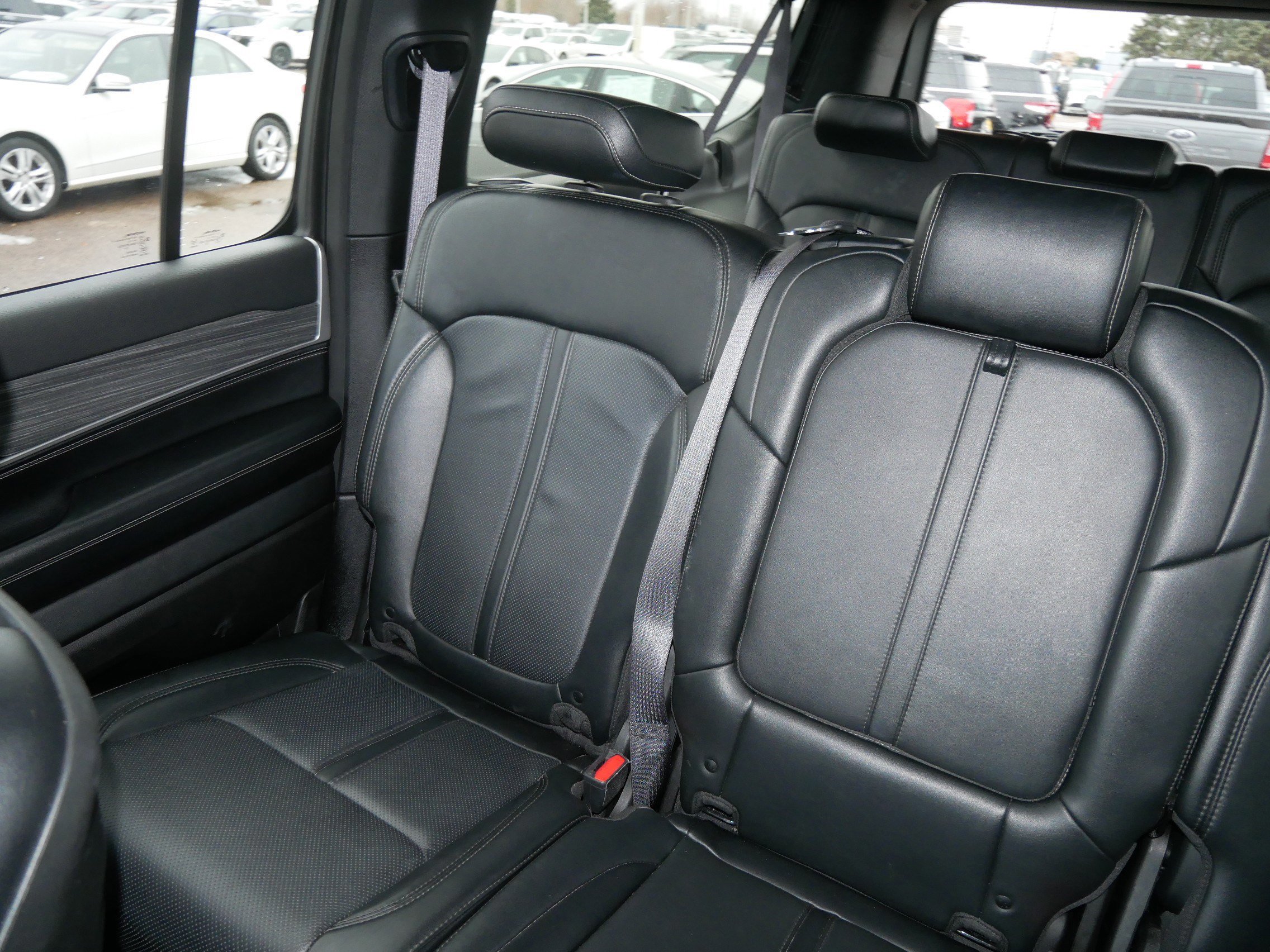 Used 2024 Jeep Wagoneer L Series II image 12