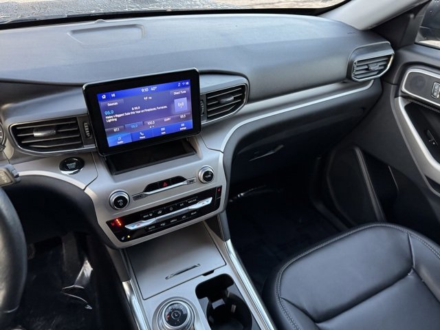 Certified 2022 Ford Explorer XLT w/ Equipment Group 202A image 31