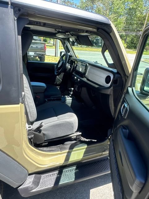 Used 2026 Jeep Wrangler Sport AWD/4WD image 17