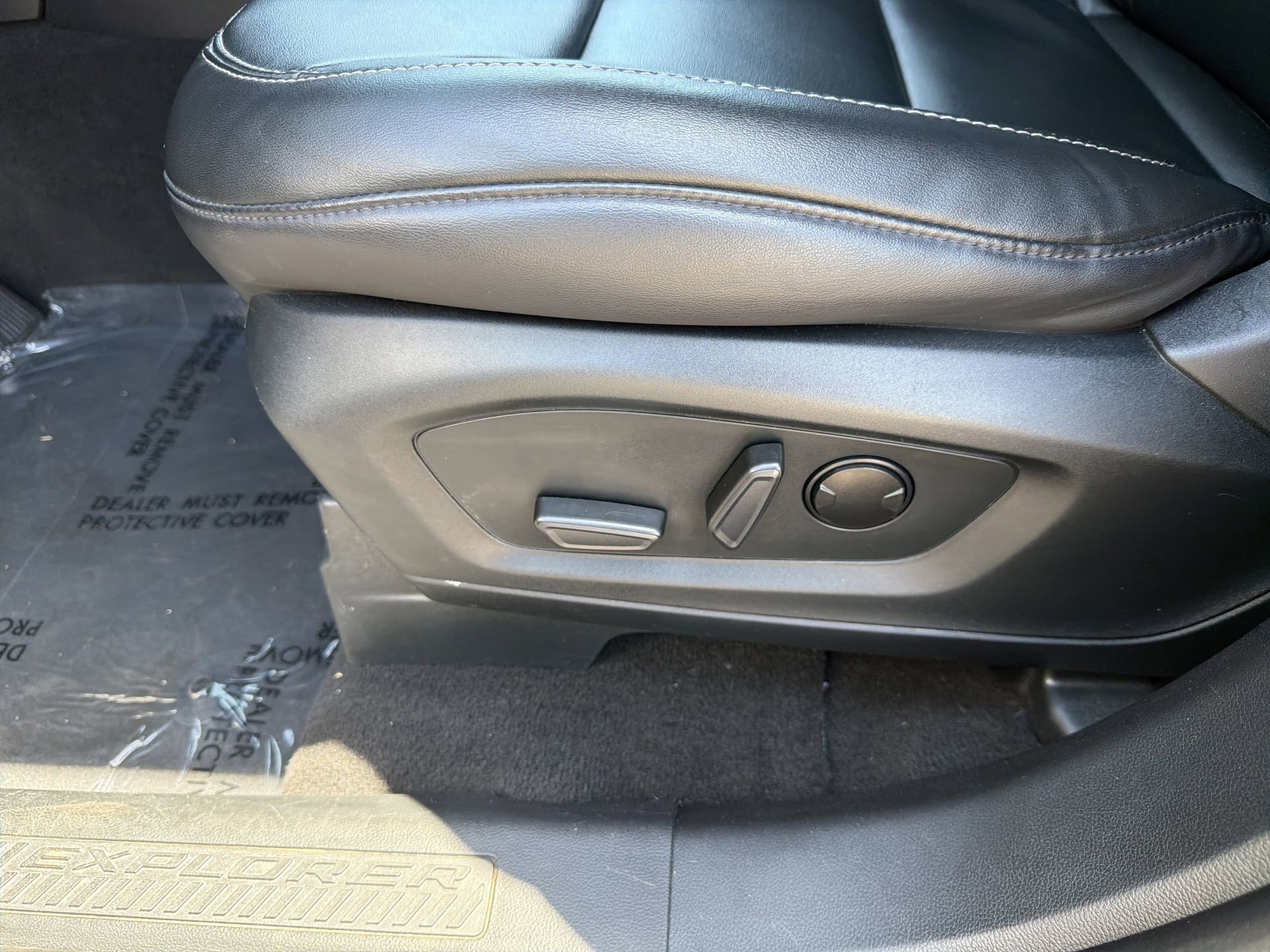 Certified 2024 Ford Explorer XLT w/ Equipment Group 202A AWD/4WD image 19