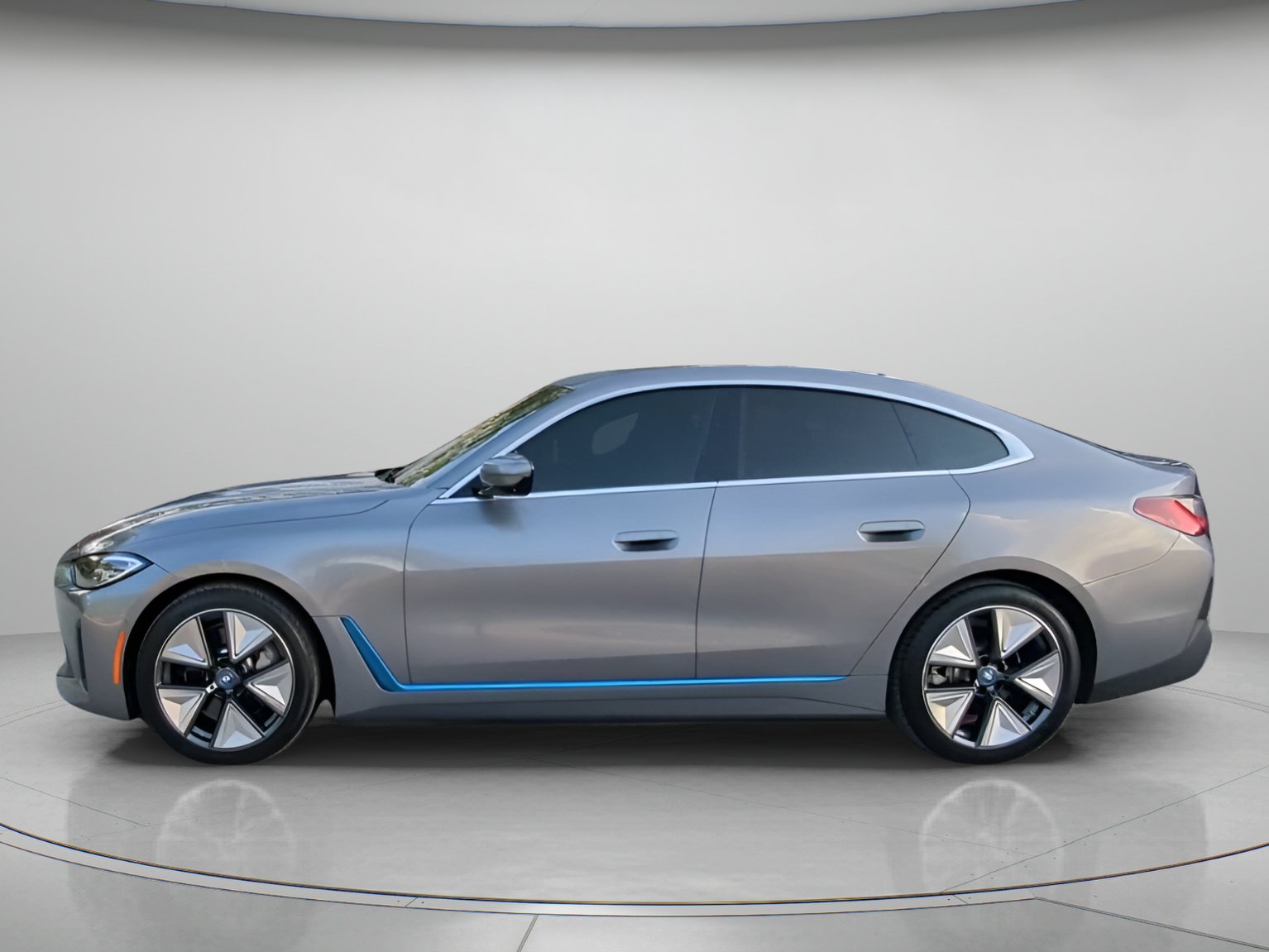 Used 2023 BMW i4 eDrive40 w/ Premium Package RWD image 16