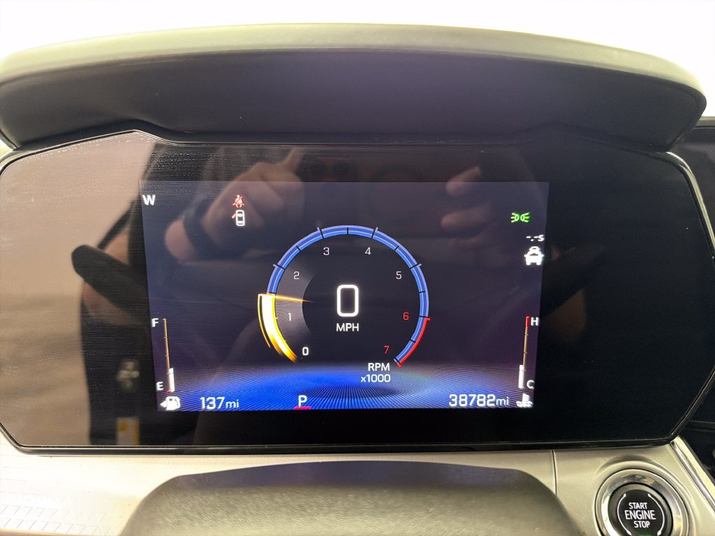 Used 2025 Chevrolet Trax LT FWD image 23