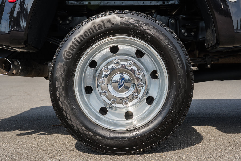 Certified 2024 Ford F450 Platinum w/ FX4 Off-Road Package AWD/4WD image 27
